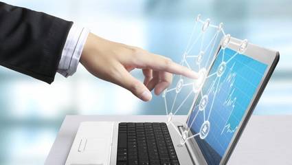 男生適合學(xué)且好就業(yè)的專業(yè)探索 聚焦計算機(jī)技術(shù)開發(fā)的潛力與前景